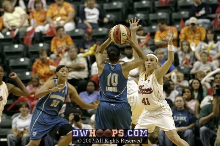 Lindsey sees Seimone Augustus breaking to the hoop