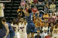 18-14, 2:21 1st - Lindsey's first WNBA 3 point attempt didn't drop