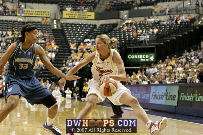 Anna Deforge (right) works on Seimone Augustus