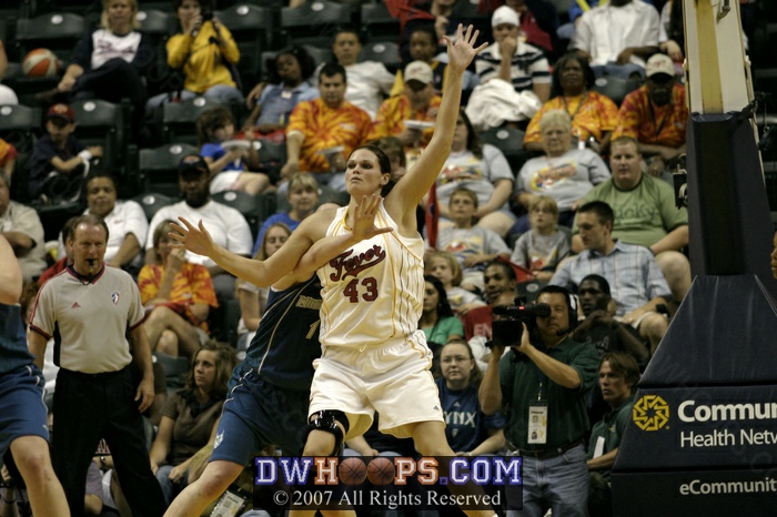 Kathryn Ress guards Alison Bales...