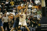  - Kathryn Ress guards Alison Bales...