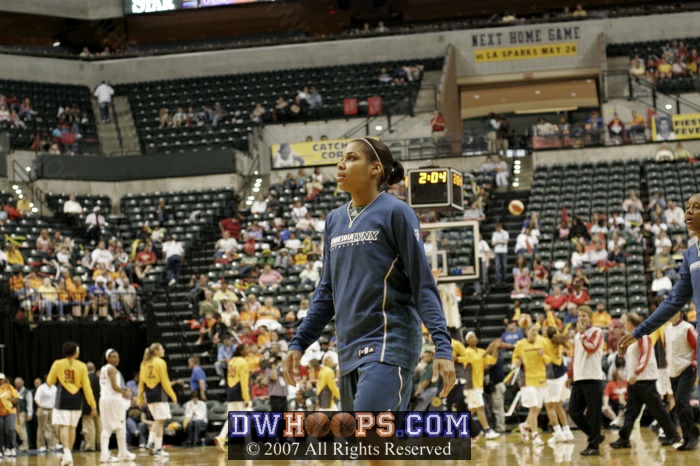 Lindsey Harding in 2nd half warmups