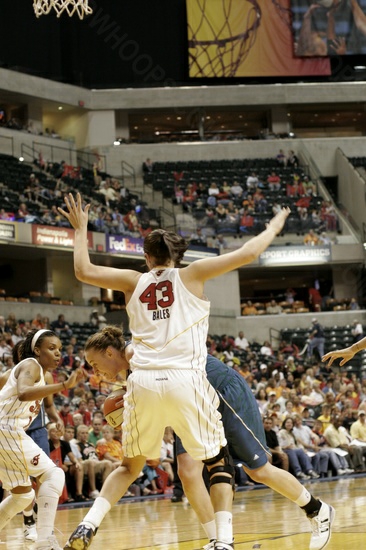 Alison Bales notches her first WNBA block against Kathryn Ress - 2 of 6