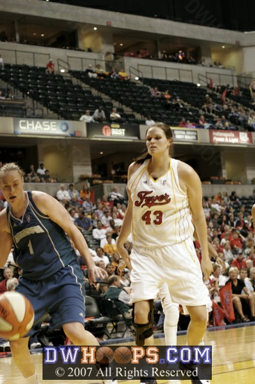 Alison Bales notches her first WNBA block against Kathryn Ress - 6 of 6